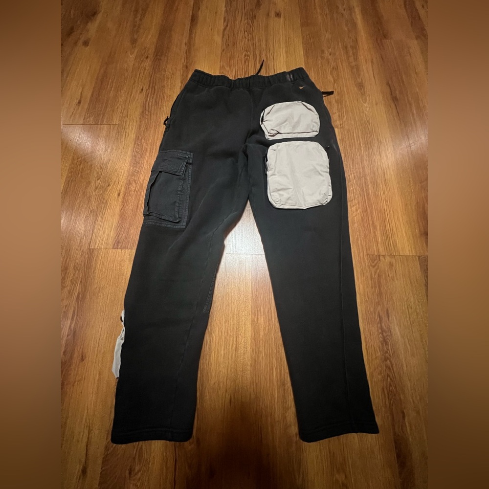 Pre-Loved Nike x Travis Scott
Joggers size XL